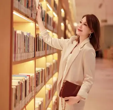 Ms Kannaz Kwok