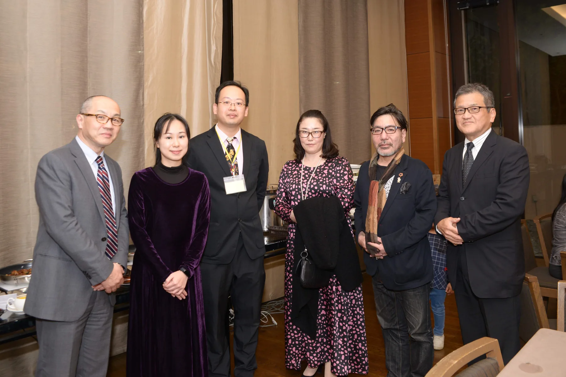 香港及沖繩工作人員於交流晚宴合照