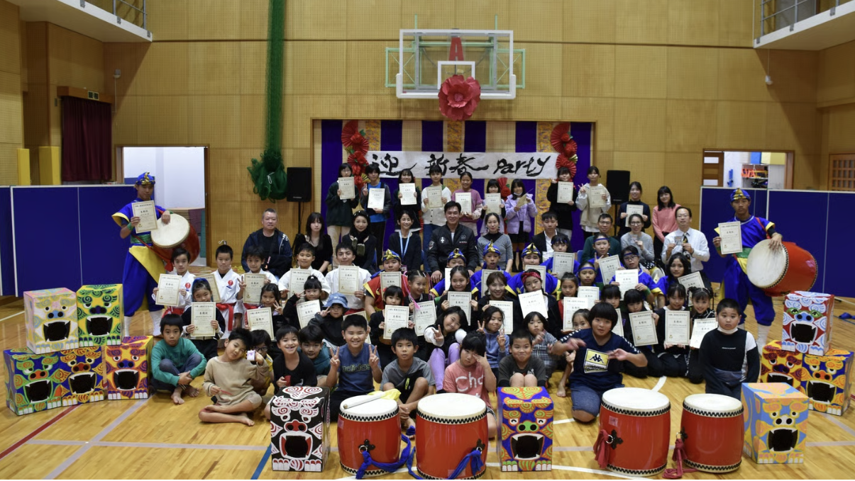沖繩宮里兒童中心迎新交流活動全體參加者大合照